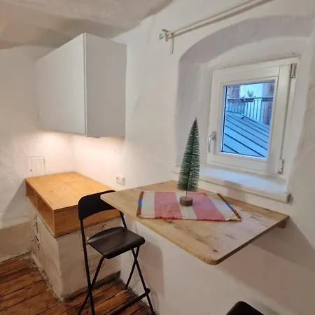 Historical Goldenes Dachl Apartament *